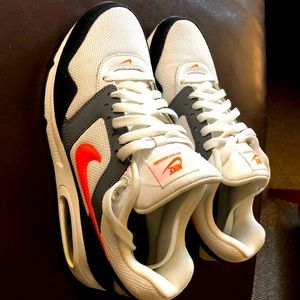 Nike Mens Air Max Sneakers